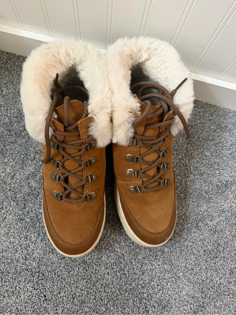 Koolaburra Brown Faux-Fur Collar Lace-Up Winter Boots